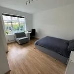 Lovely 3-Bed 20 Mins To Central London