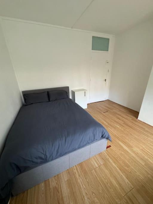 Lovely 3-bed 20 Mins To Appartamento