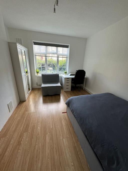 Lovely 3-bed 20 Mins To * Londra